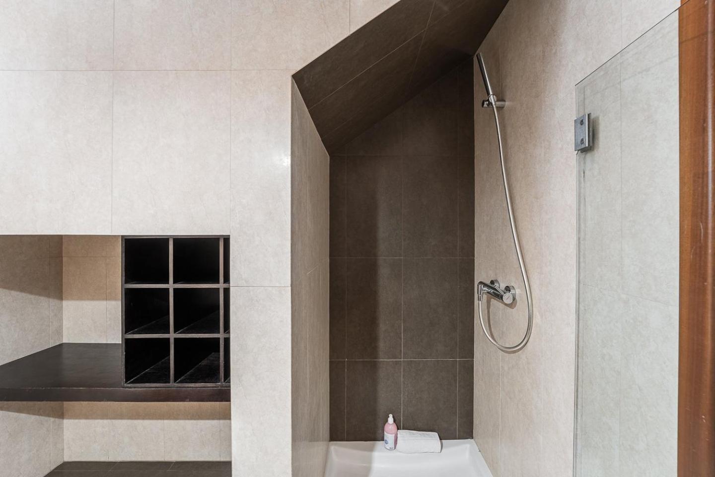 Guestready - A Modern Stay In アヴェイロ エクステリア 写真