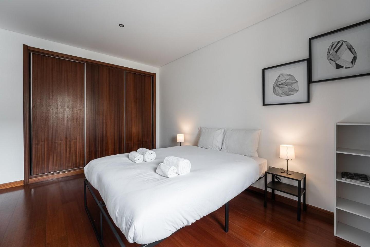 Guestready - A Modern Stay In アヴェイロ エクステリア 写真